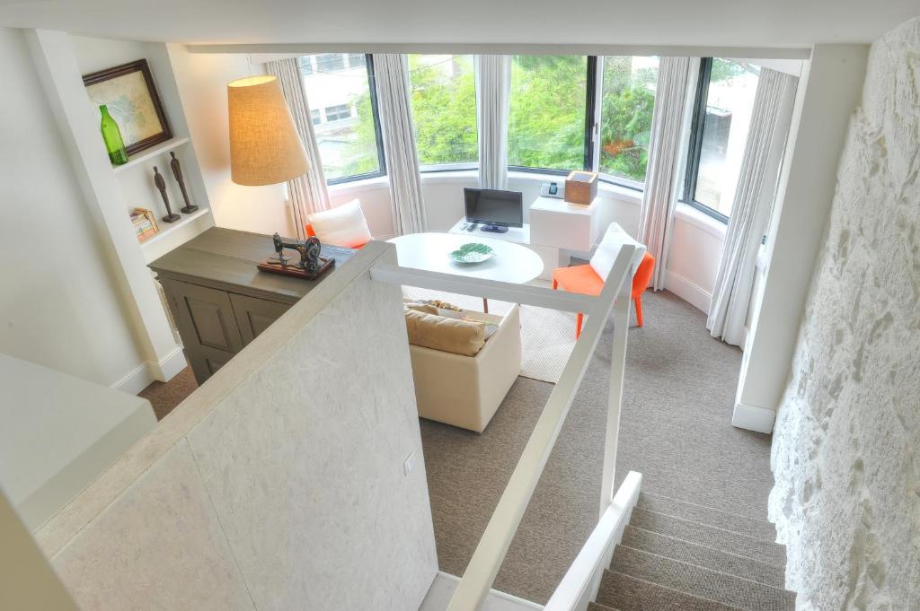 Апартаменты (Двухуровневые апартаменты), Three Houses & Bedrooms