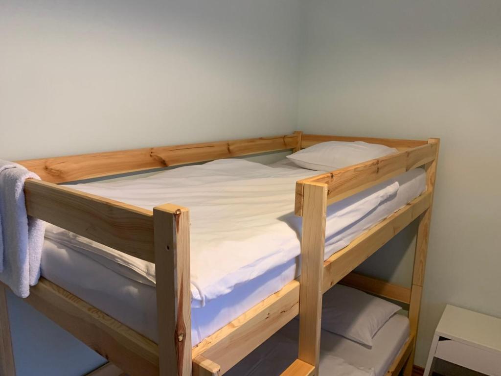 Номер (Кровать в общем 4-местном номере для мужчин и женщин), Abri Hotel