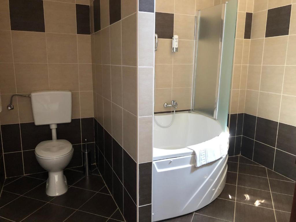 Hotel Lug Room Type - Superior Double Room