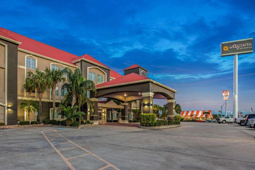 La Quinta by Wyndham Corpus Christi Airport photo 1