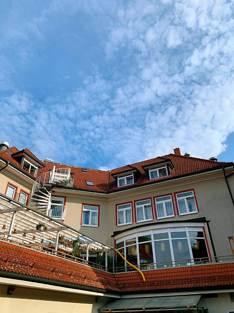 Hotel Birkenwerder - Tap to explore photos