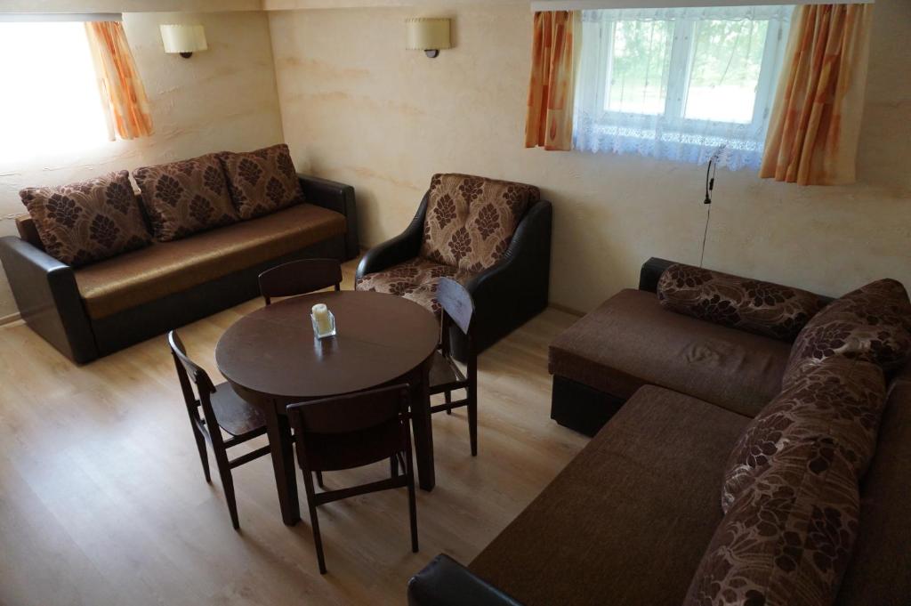 One-room apartment with private inner-yard photo 1