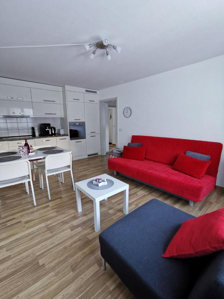 4P Apartment photo 4