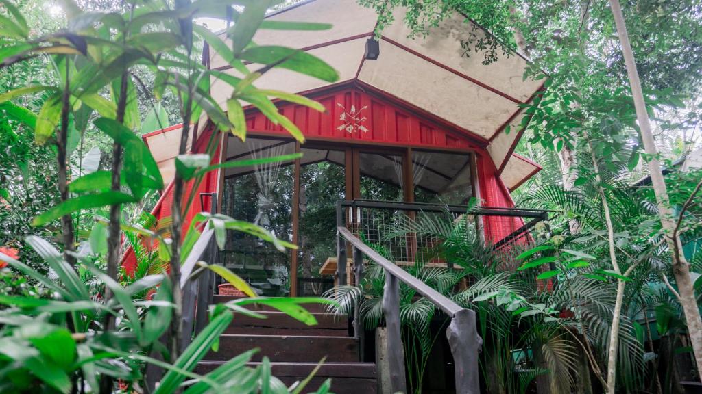 Hau Eco Lodges Citumang photo 4