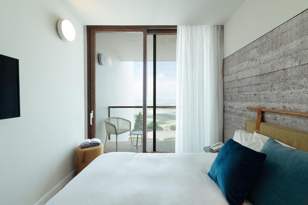 Elma Hotel and Art Complex - Tap to explore photos