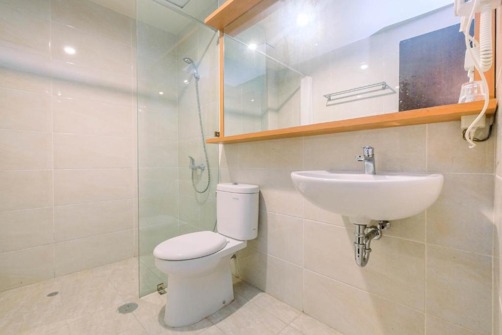 Wonderful 1BR Apartment at Mustika Golf Residence with Golf View By Travelio photo 1