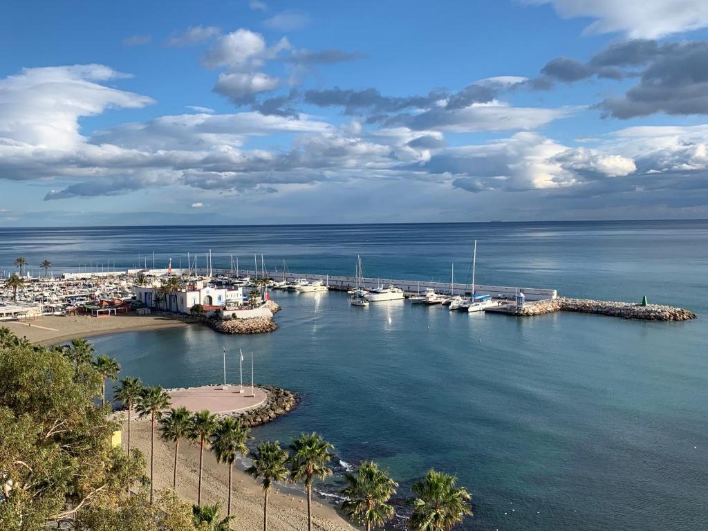 Neptuno Beachfront Apartments photo 3