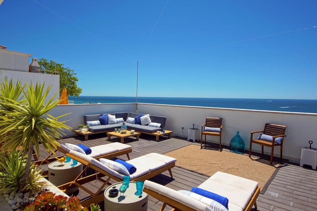 Casa da Bandeira -Perfect Location-Beach front- Rooftop Pool photo 4