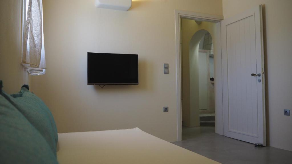 Ataraxia- Stonebuilt Studios and Apartments photo 3