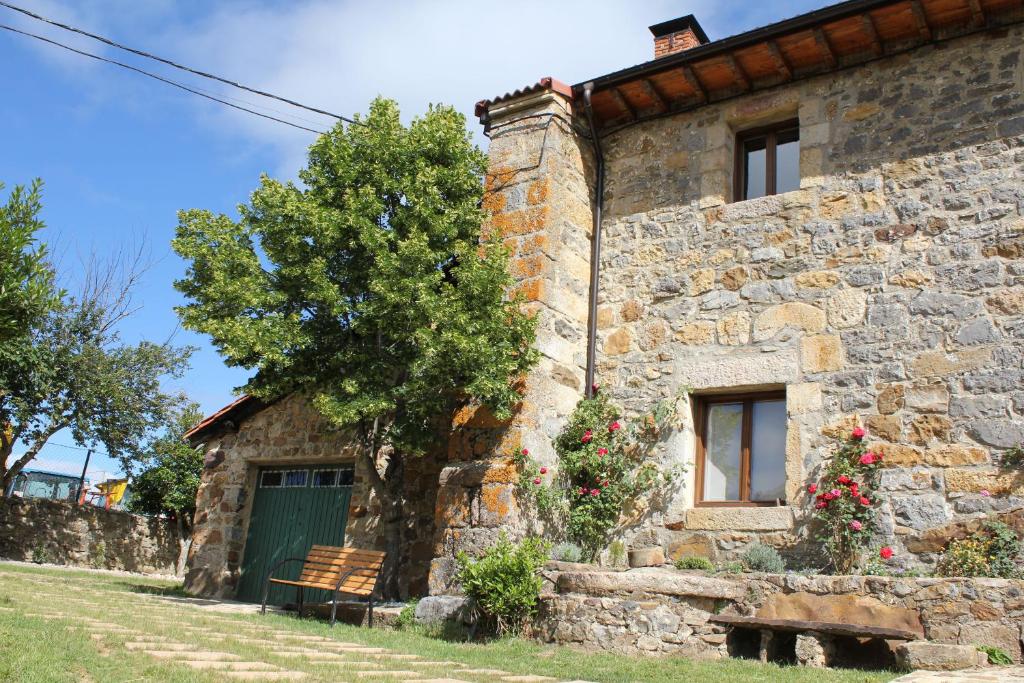 La Casa del Diezmo de la Montaña Palentina photo 2
