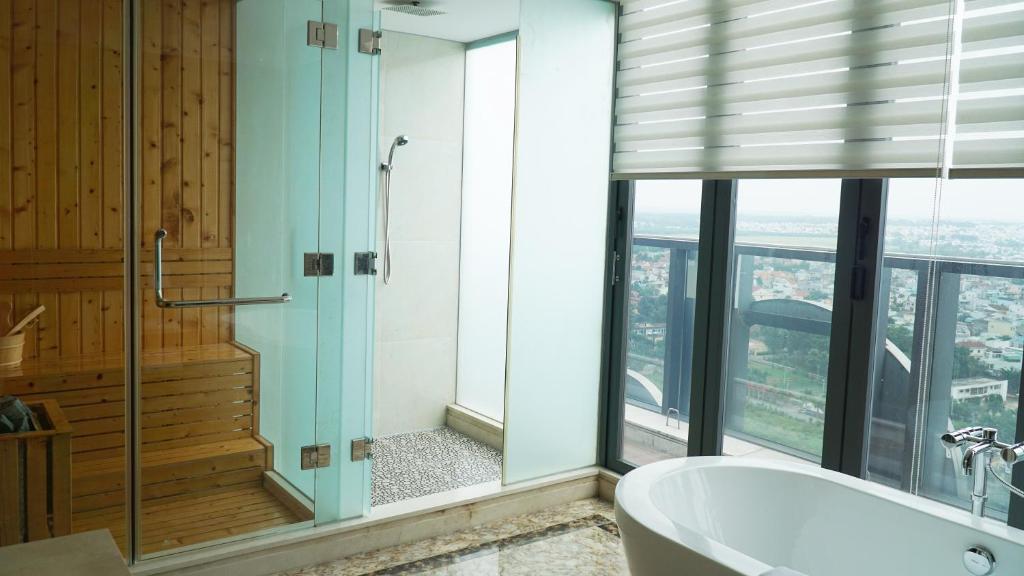 Сьюит (Presidence Suite with City View - Free Minibar), The Mira Central Park Hotel