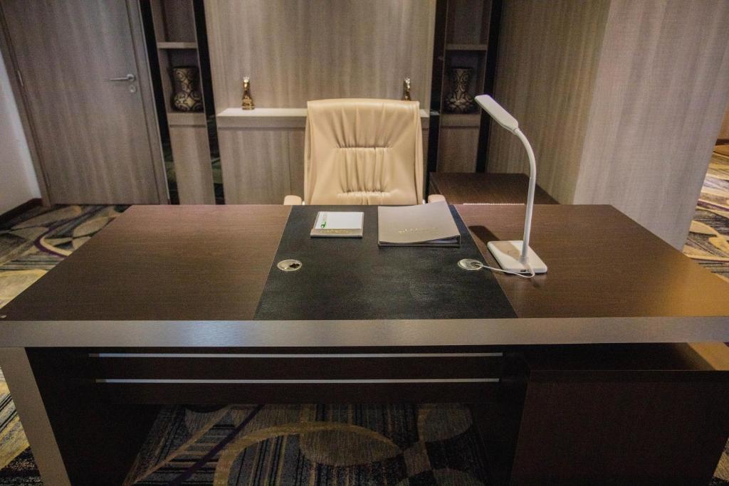 Сьюит (Presidence Suite with City View - Free Minibar), The Mira Central Park Hotel