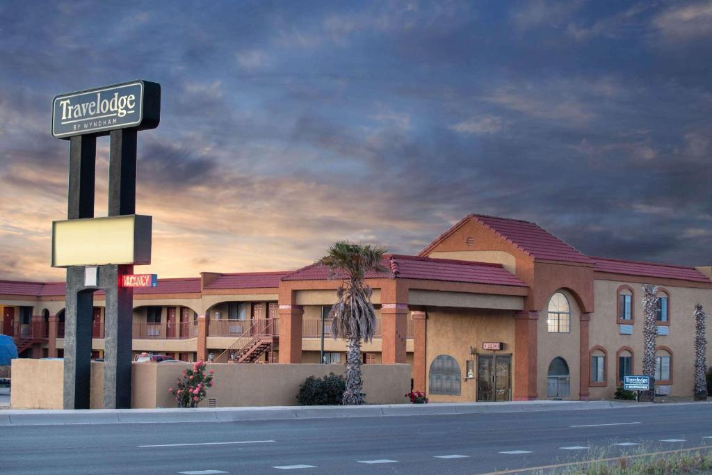 Travelodge by Wyndham Kingman image