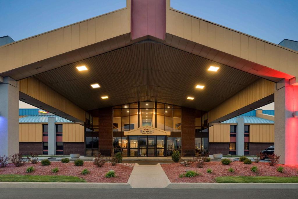 Baymont by Wyndham Muncie Near Ball State University photo 2