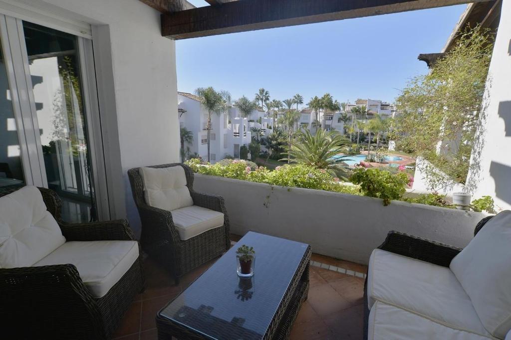 Stunning Penthouse Just Footsteps Away from Estepona's Beaches photo 3