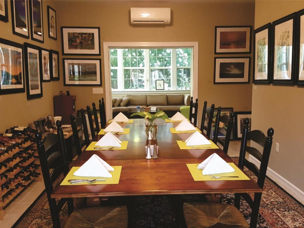 Haven Point Inn photo 4