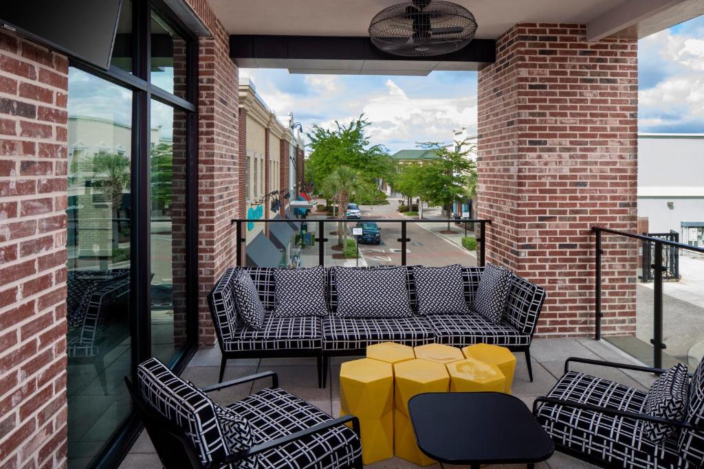 Hyatt Place Mount Pleasant Towne Centre photo 1