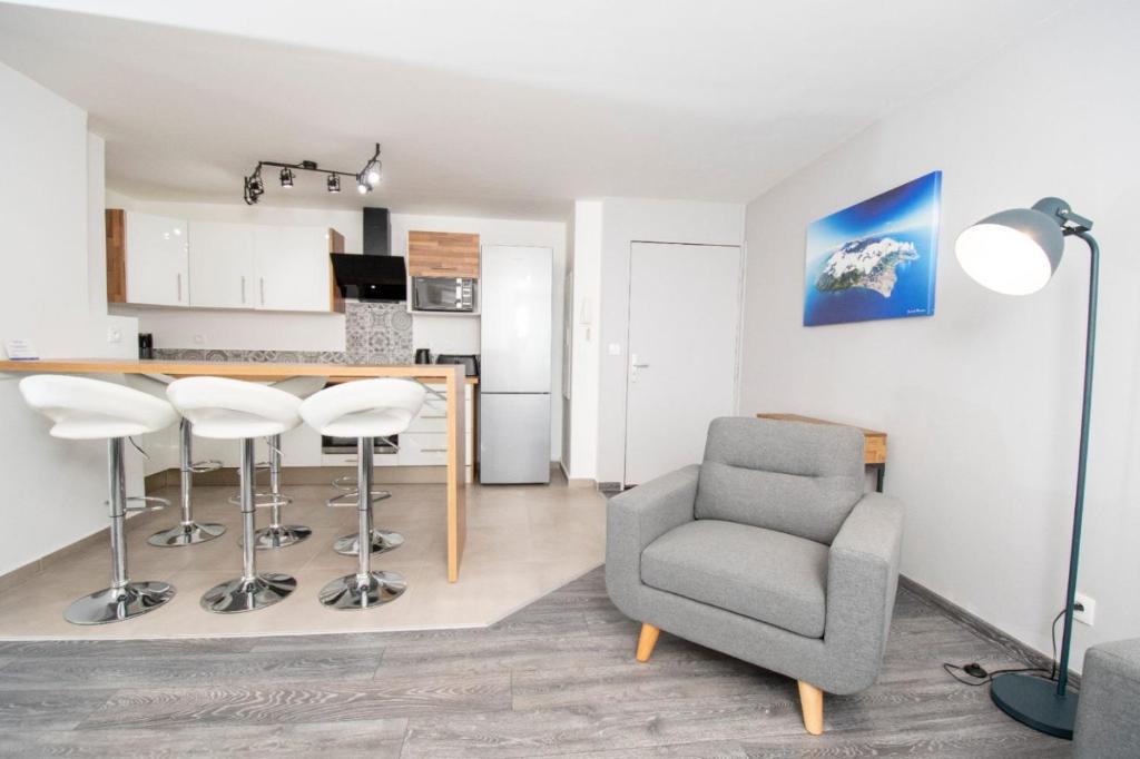 T4 CozyLodge 70m2 - Rénové - 10min de l'aéroport Saint-Denis photo 4