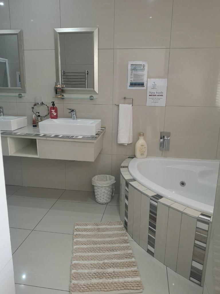 Mackenzies Accommodation photo 3