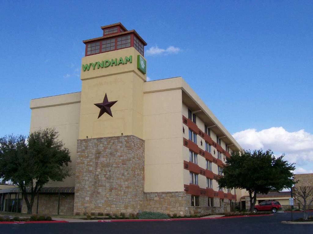 Wyndham Garden Hotel Austin photo 2