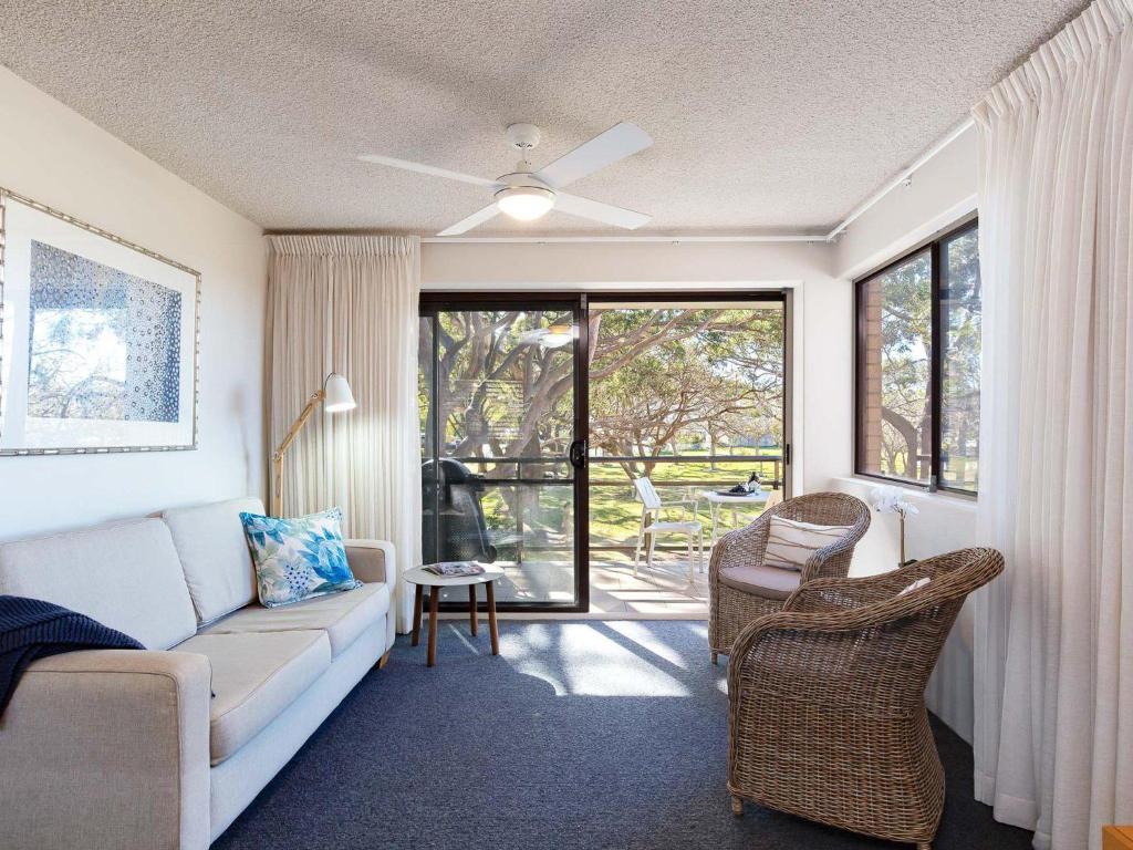 Intrepid 1 3 Intrepid Close Amazing views of Shoal Bay only 100m from the Beach photo 1