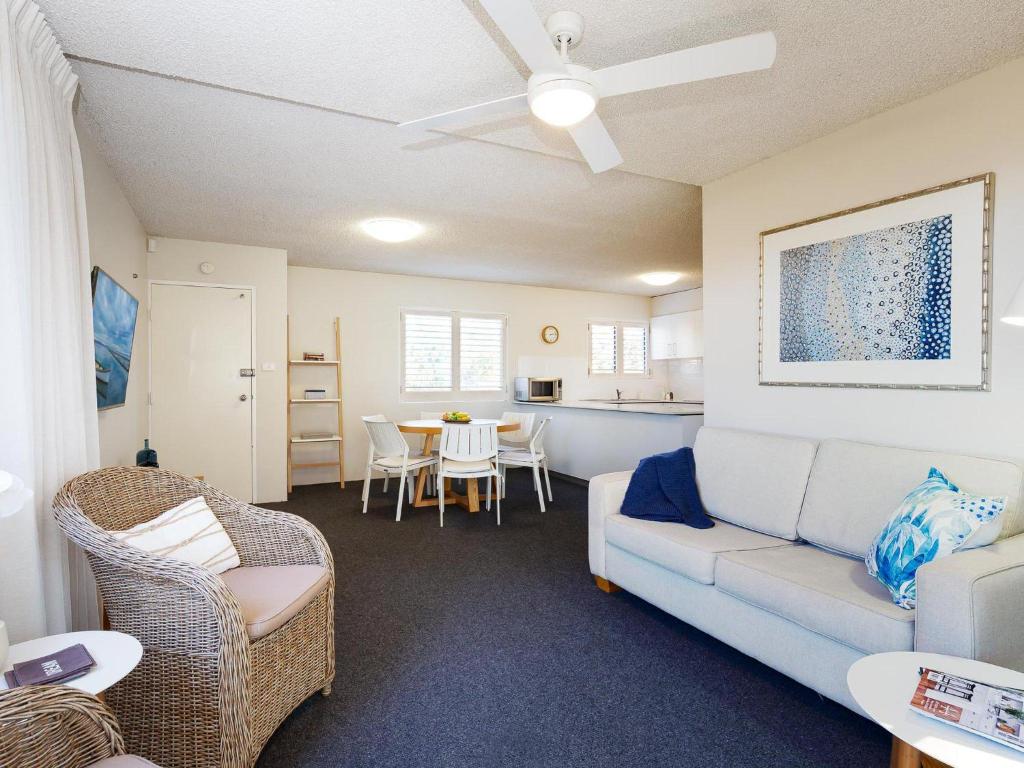 Intrepid 1 3 Intrepid Close Amazing views of Shoal Bay only 100m from the Beach photo 2