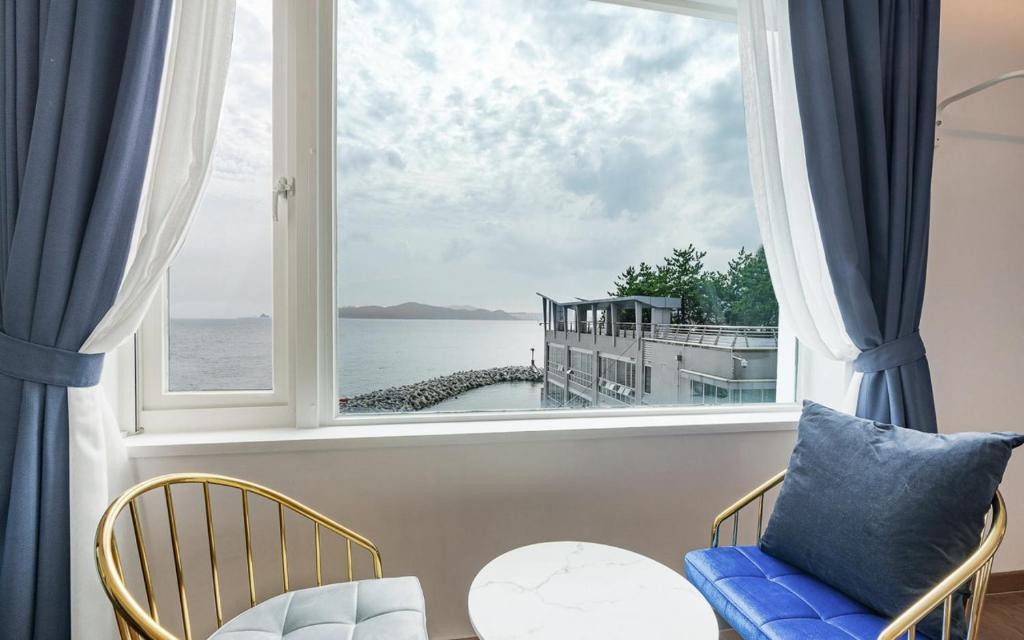 Hotel HYGGELIG - Hostel Room Type - Executive Double Room with Sea View
