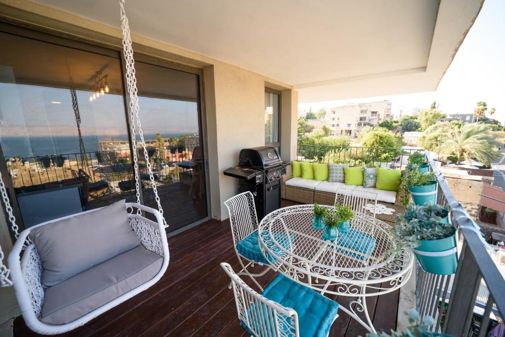 YalaRent Migdalor Boutique Hotel Apartments with Sea Views Tiberias photo 1