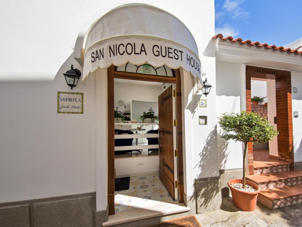 San Nicola Guest House - Tap to explore photos
