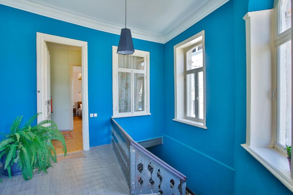 Entire apartment hosted by Keti photo 1
