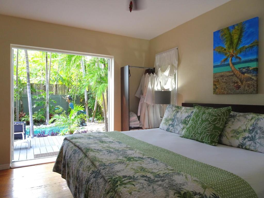 Suite Dreams Inn by the Beach photo 1