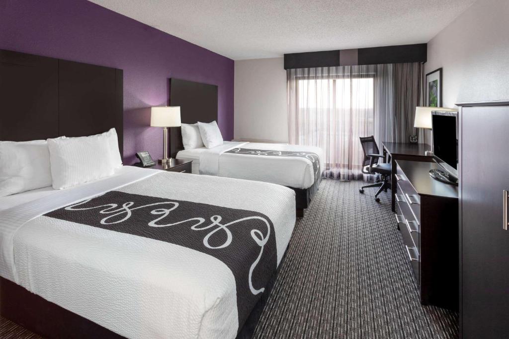 La Quinta Inn & Suites by Wyndham Minneapolis Bloomington W image