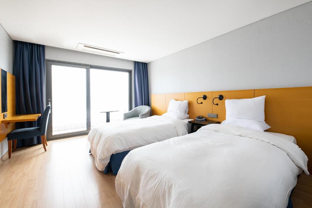 Asia Lakeside Hotel photo 4