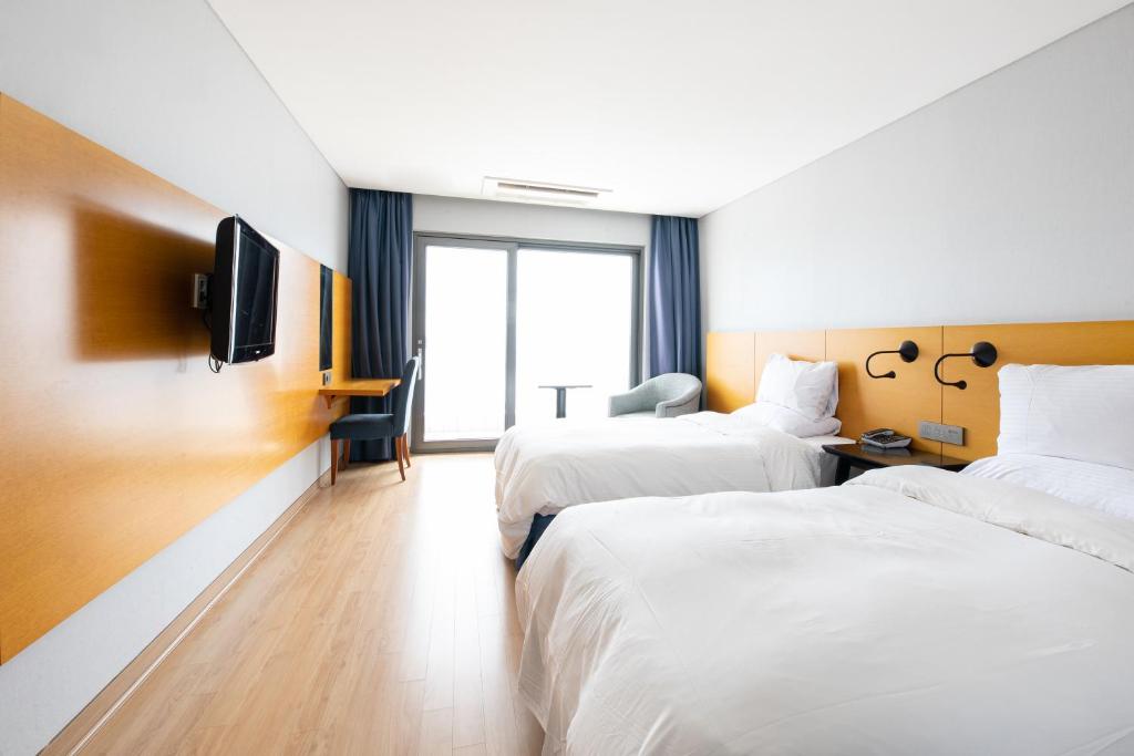 Asia Lakeside Hotel photo 3