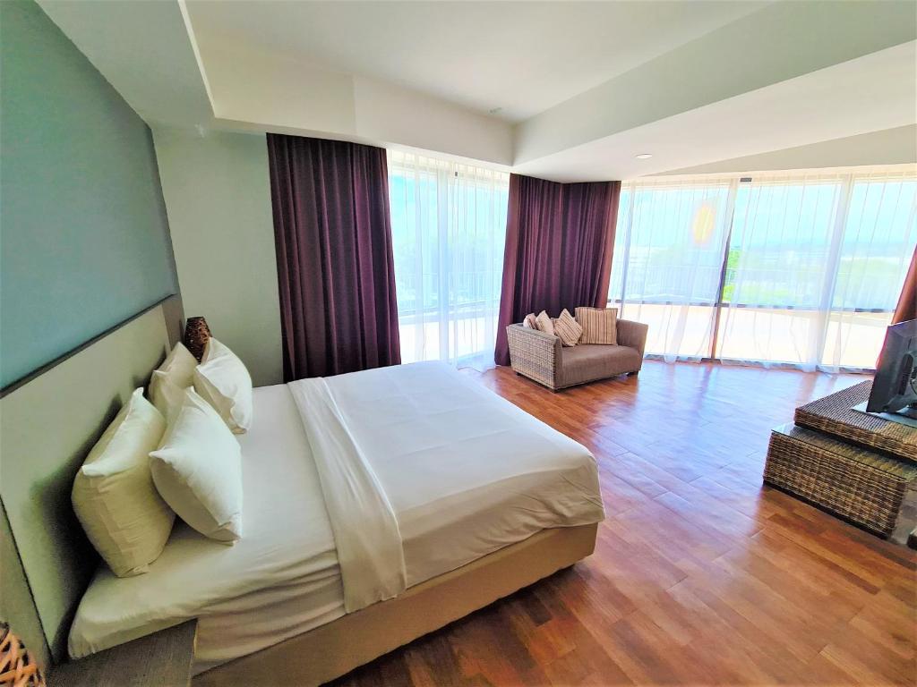 Nexus Regency Suites & Hotel photo 2