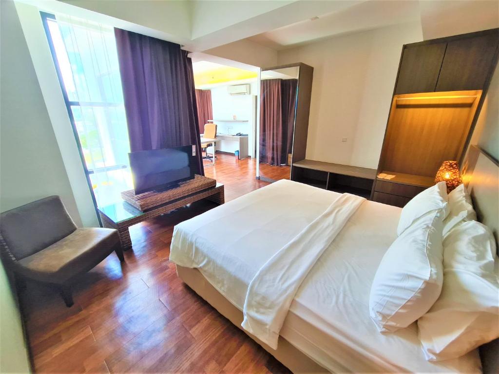 Nexus Regency Suites & Hotel photo 1