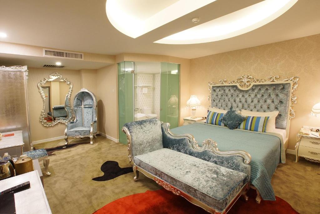 Сьюит (Theme Premier), Greystone Boutique Hotel