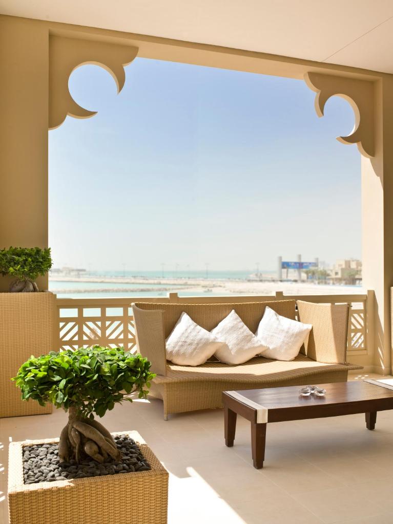 Сьюит (Представительский люкс «Гранд»), Grand Hyatt Doha Hotel & Villas