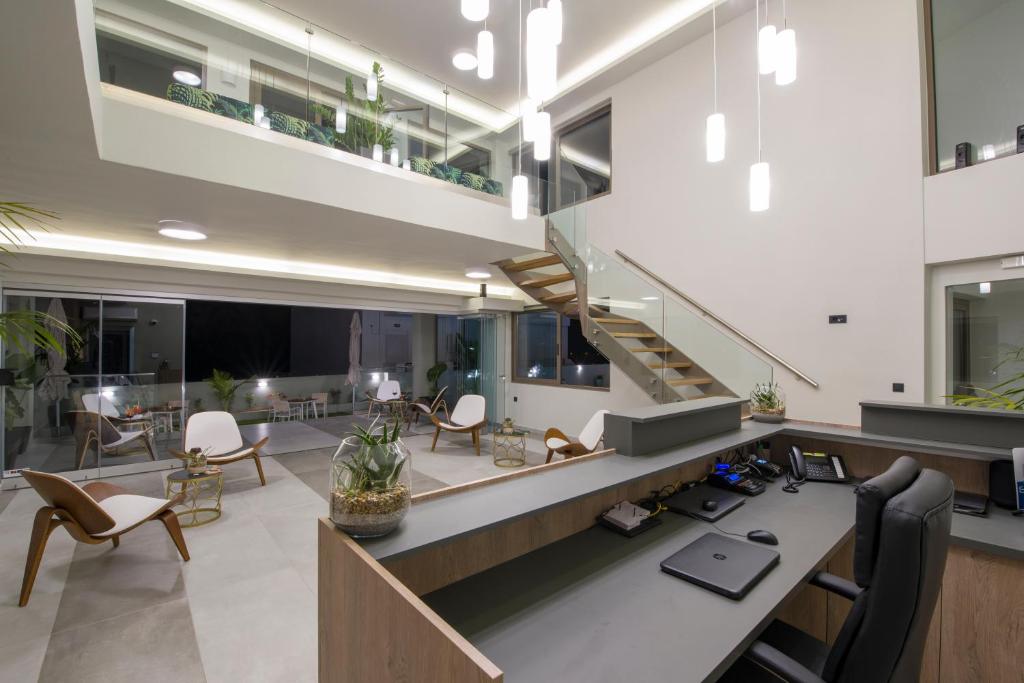 Incognito Creta Luxury Suites and More - Tap to explore photos