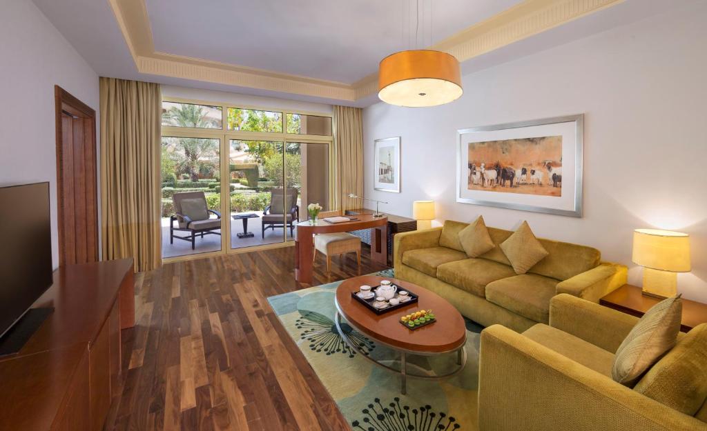 Сьюит (Люкс «Гранд» с 1 кроватью размера «king-size»), Grand Hyatt Doha Hotel & Villas