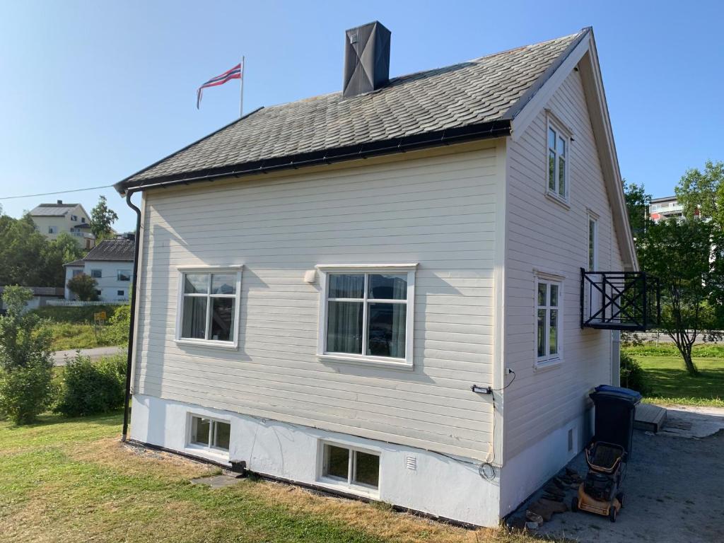House in central Finnsnes photo 1
