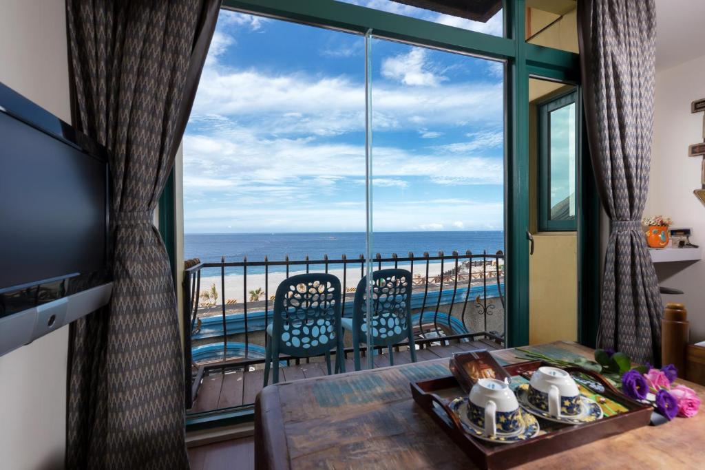 Blue Glass Sea B&B photo 1