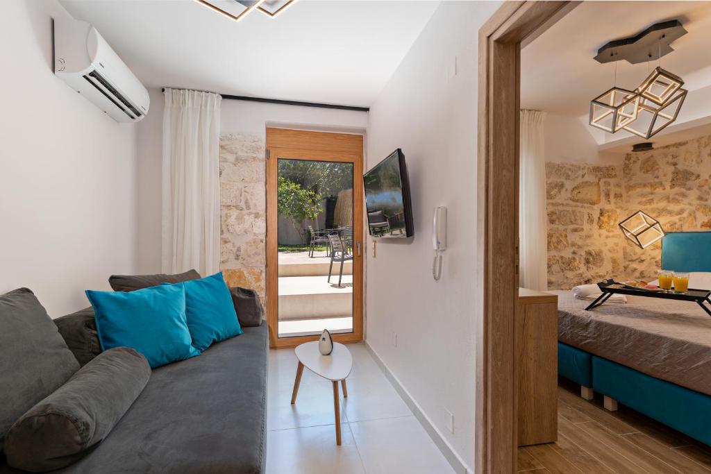 Erotokritos Luxury City Suites - Tap to explore photos