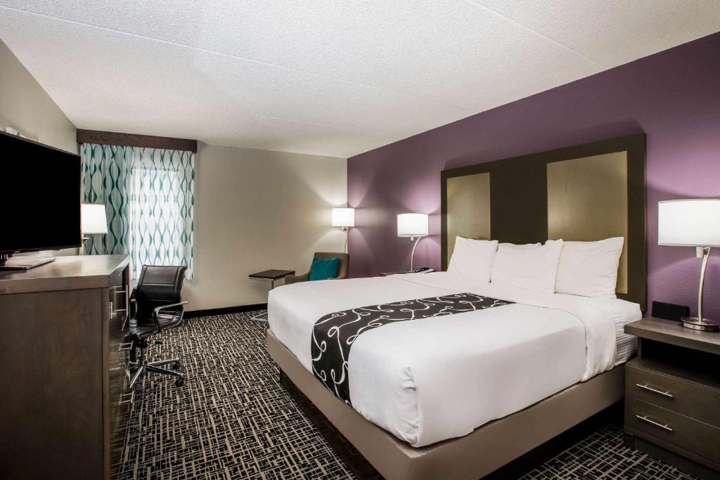 La Quinta Inn by Wyndham Davenport & Conference Center photo 4