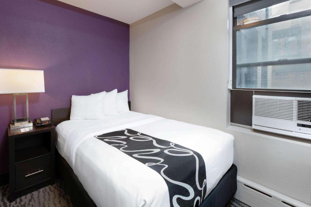 Двухместный (Номер с 1 двуспальной кроватью - Для некурящих), La Quinta by Wyndham New York City Central Park