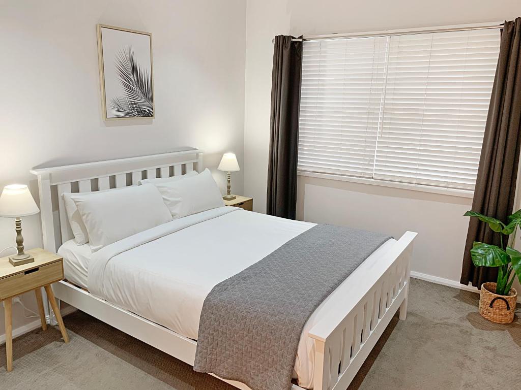 Bright 3-bedroom apartment - Central Armidale photo 4