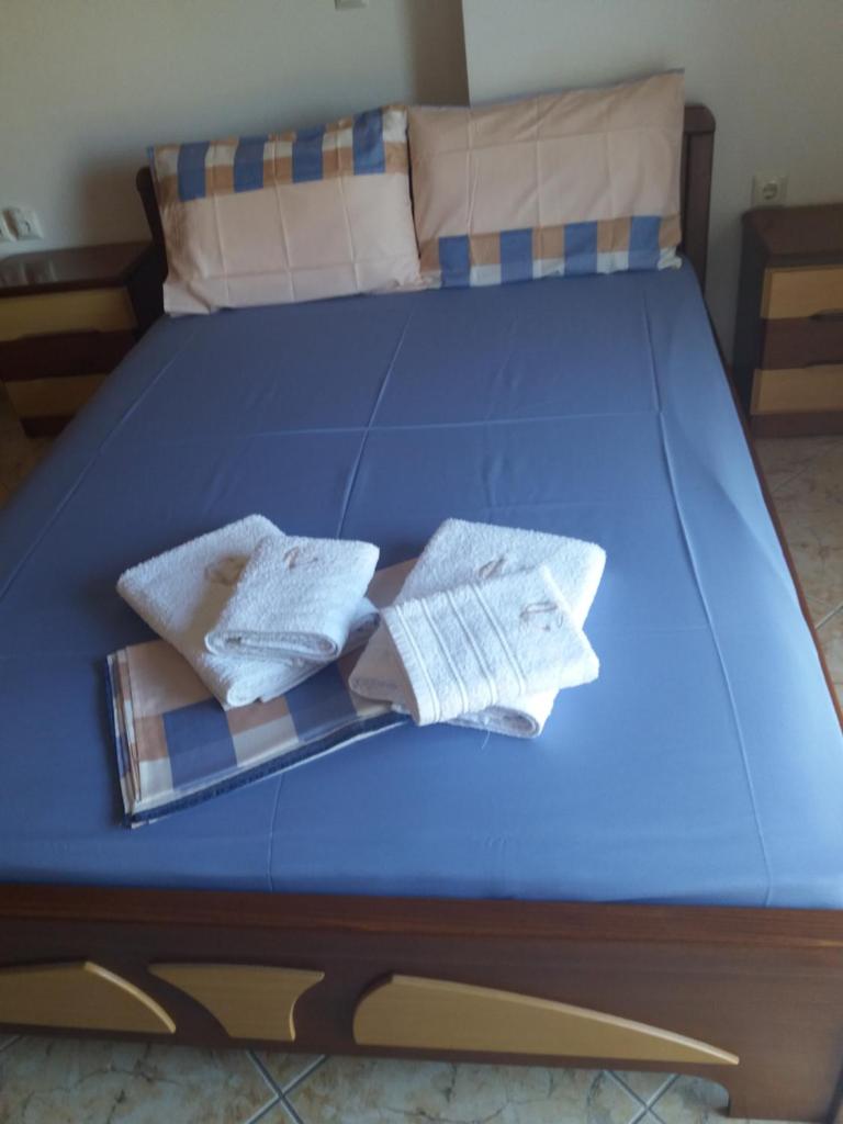 Eirini photo 3