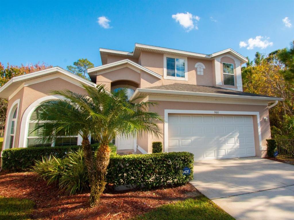 Luxurious With Privacy In 5 Bedroom With Private Pool By Florida Dream Homes image