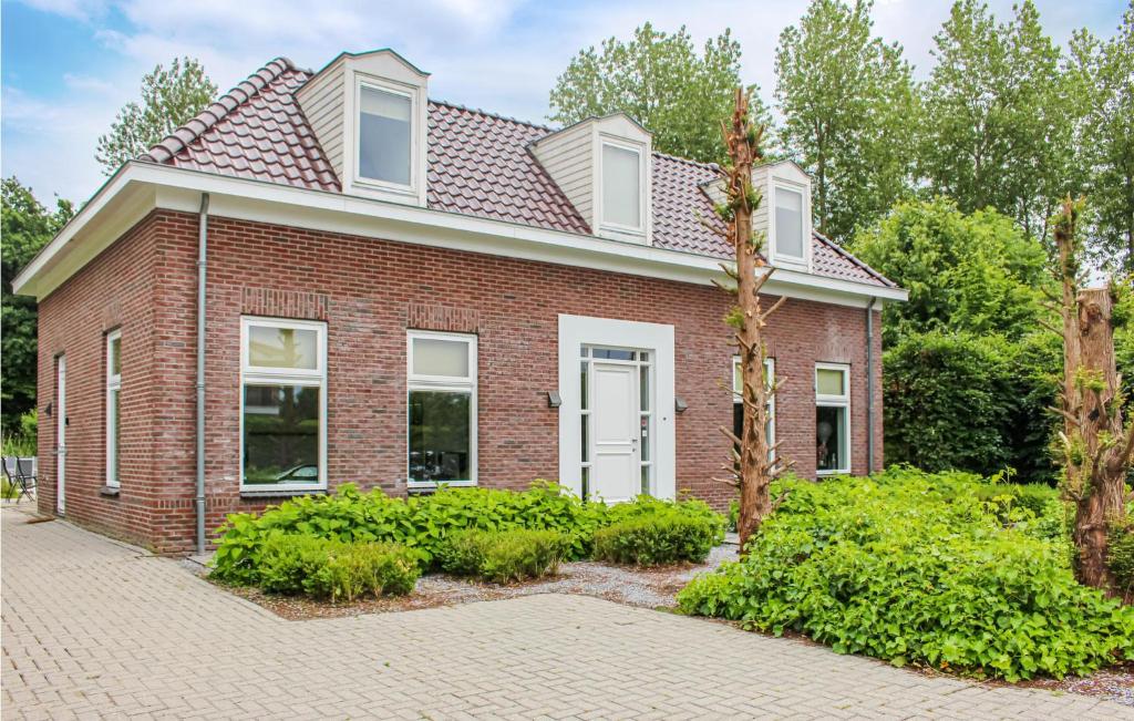 Awesome Home In Zeewolde With 4 Bedrooms, Wifi And Outdoor Swimming Pool photo 1