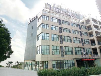 Jinjiang Inn Select Wuhan Tianhe Airport Branch
